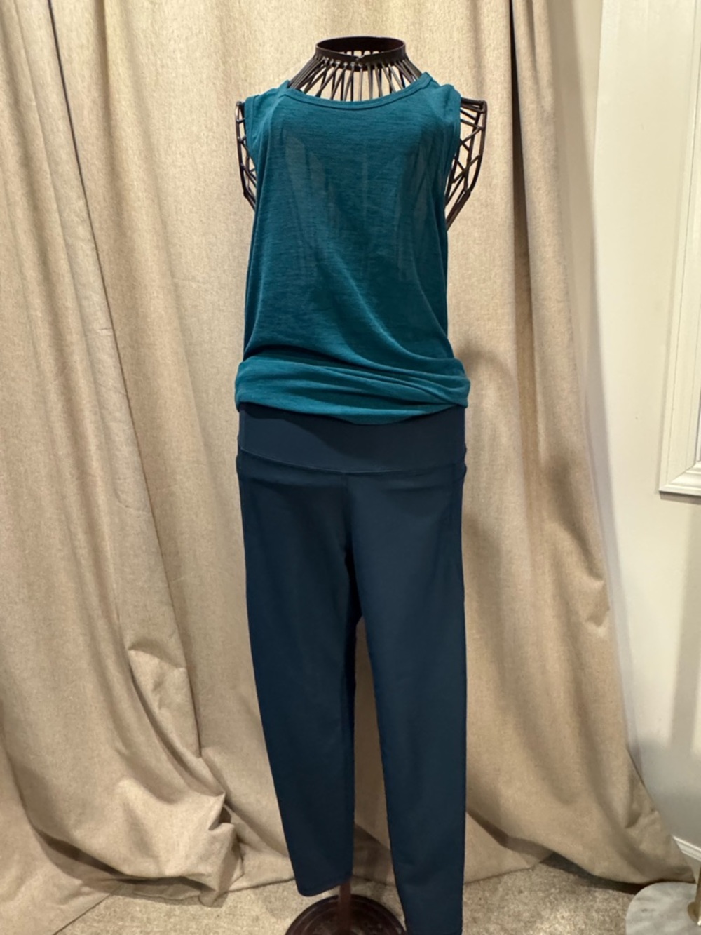 ✨Bundle✨ - Old Navy - Blue Leggings & Teal Tank - Large/ Extra Large